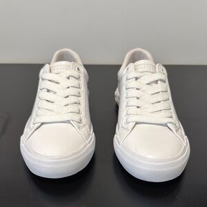 Tommy Hilfiger Classic White Lace-Up Sneakers